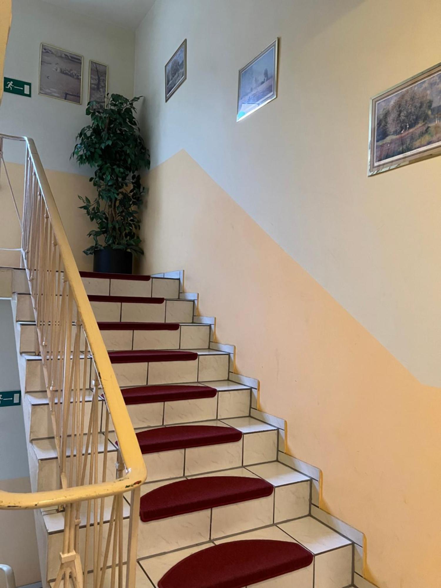 Hotel Apollo à Francfort-sur-le-Main Extérieur photo